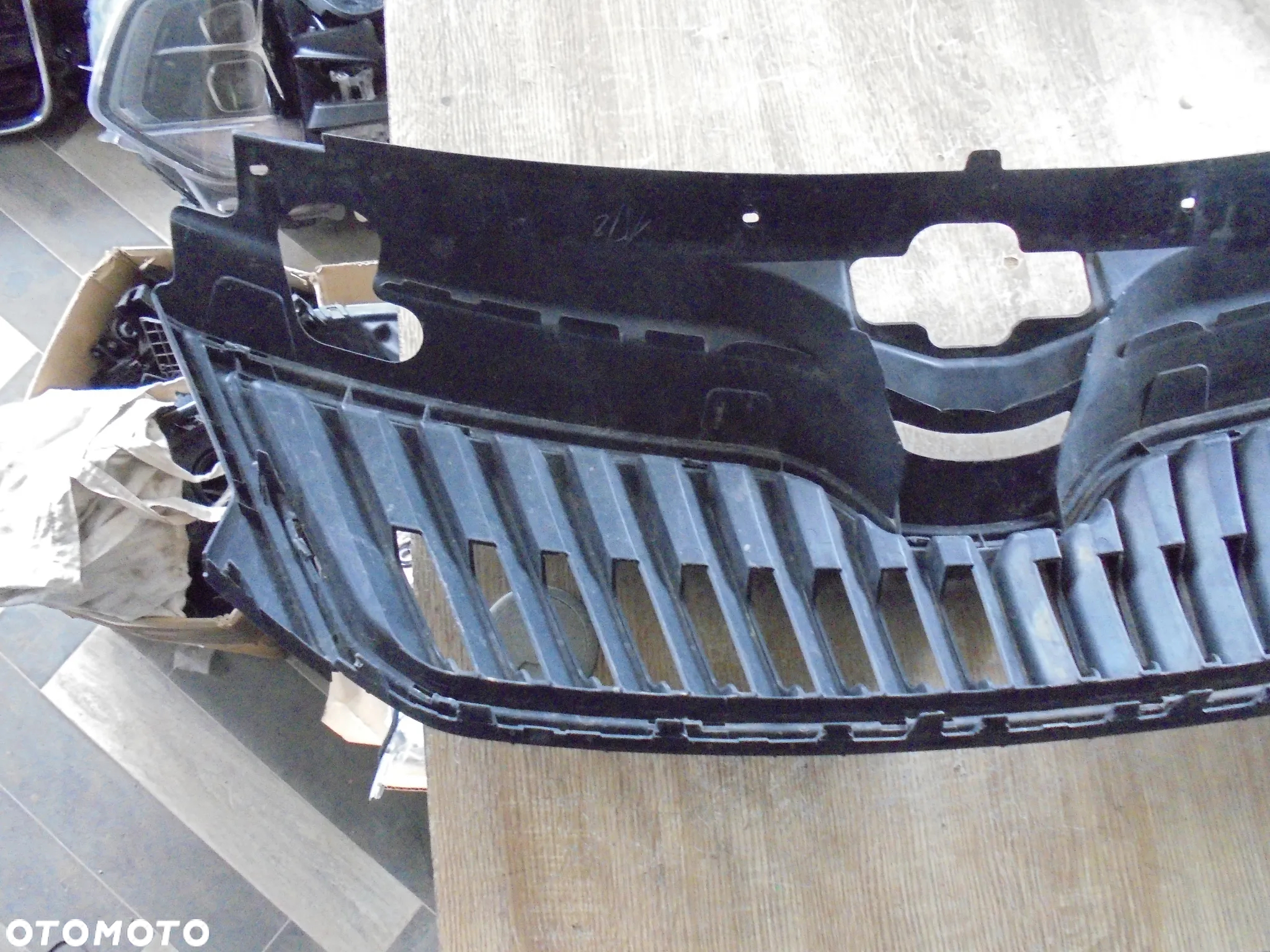 SKODA RAPID GRILL ATRAPA - 4