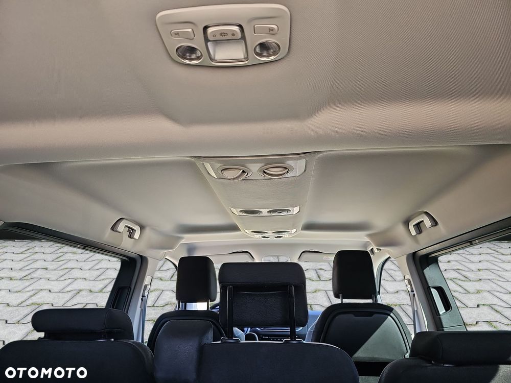 Peugeot Traveller 2.0 BlueHDi Compact Business - 26