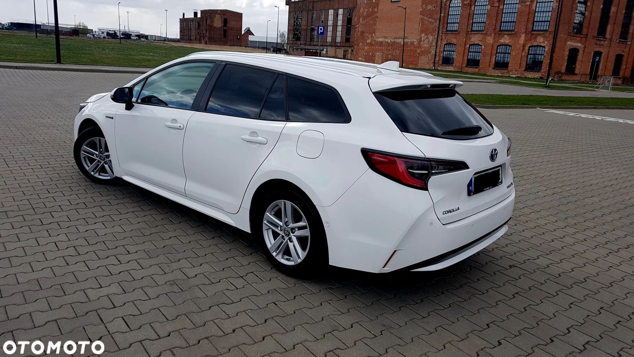 Toyota Corolla 1.8 Hybrid Style - 1