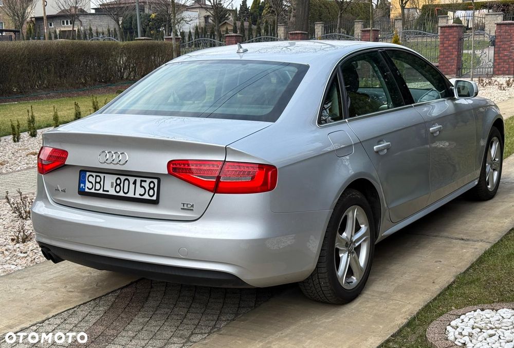 Audi A4 Limousine 2.0 TDI Quattro S tronic - 8