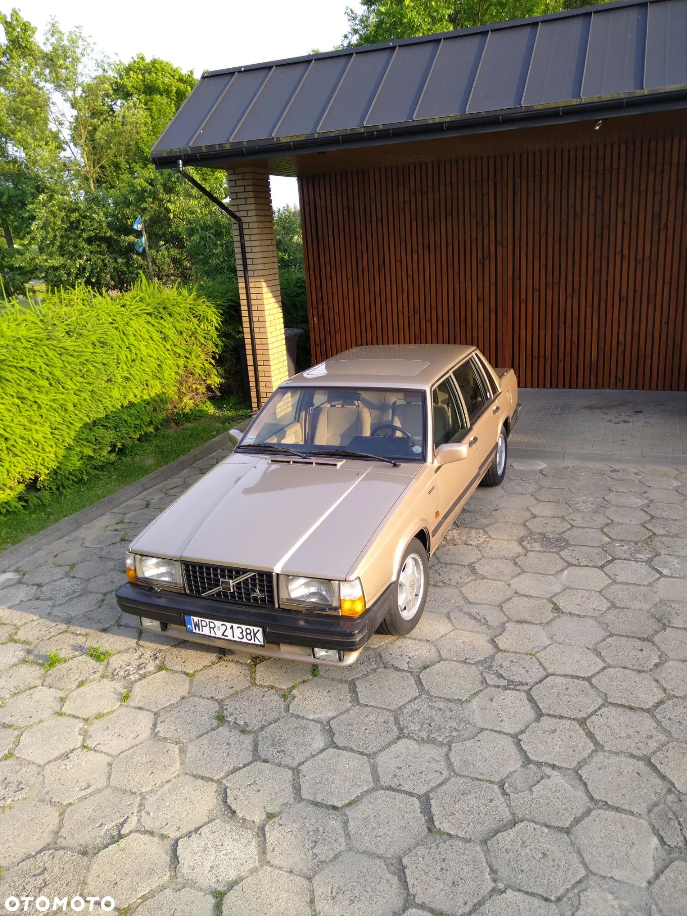 Volvo Seria 700 - 1