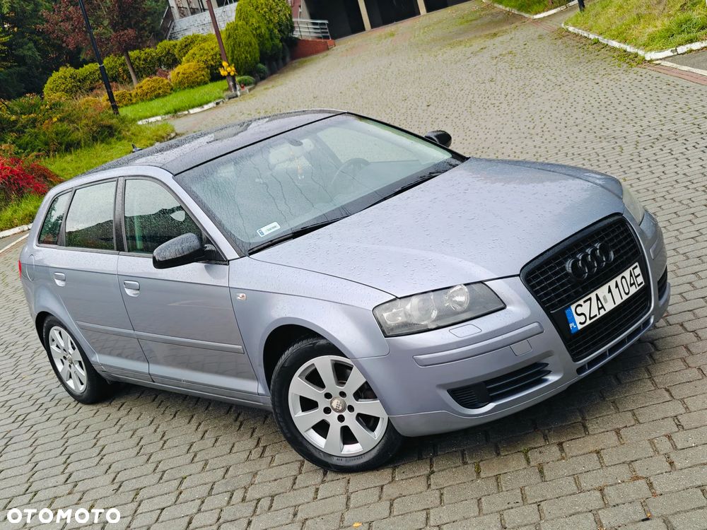 Audi A3 Sportback 1.6 FSI Ambiente - 2