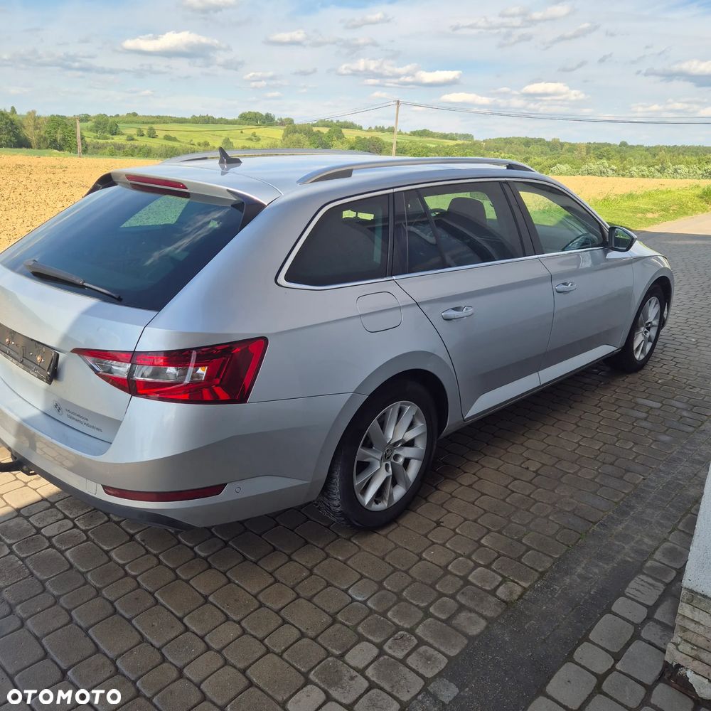 Skoda Superb 2.0 TDI DSG Active - 8