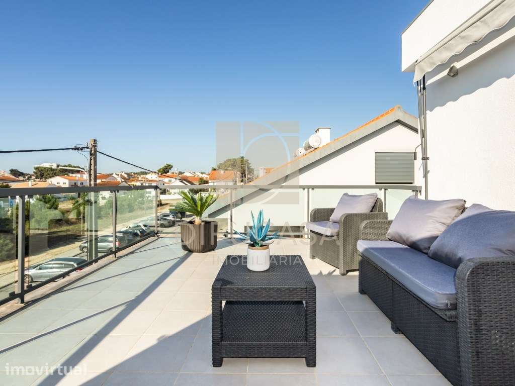 R366 Moradia T3 com Garagem + Terraço com vista para a Serra da Arr... - Grande imagem: 3/53