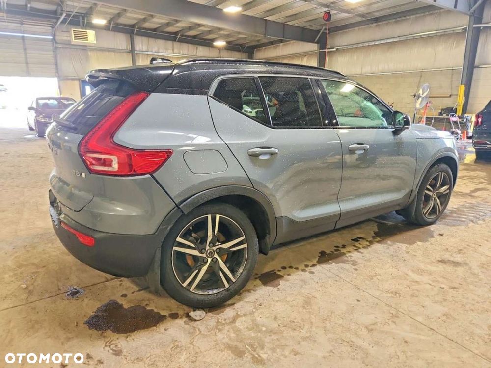 Volvo XC 40 - 6