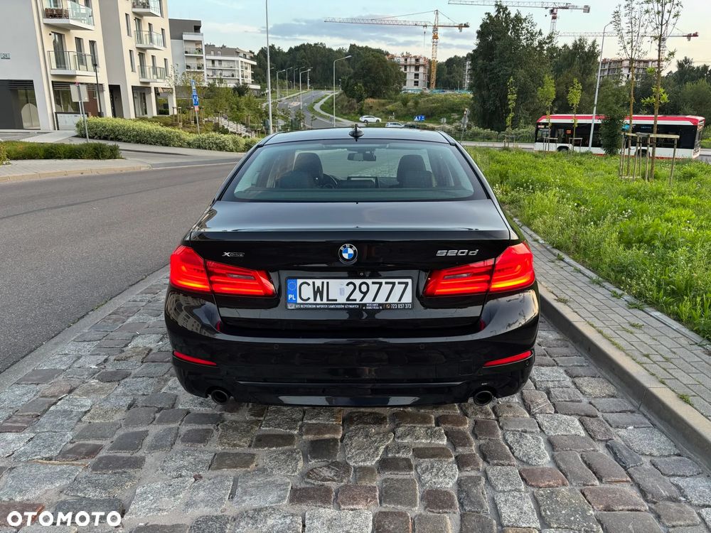 BMW Seria 5 520d xDrive Sport Line - 4