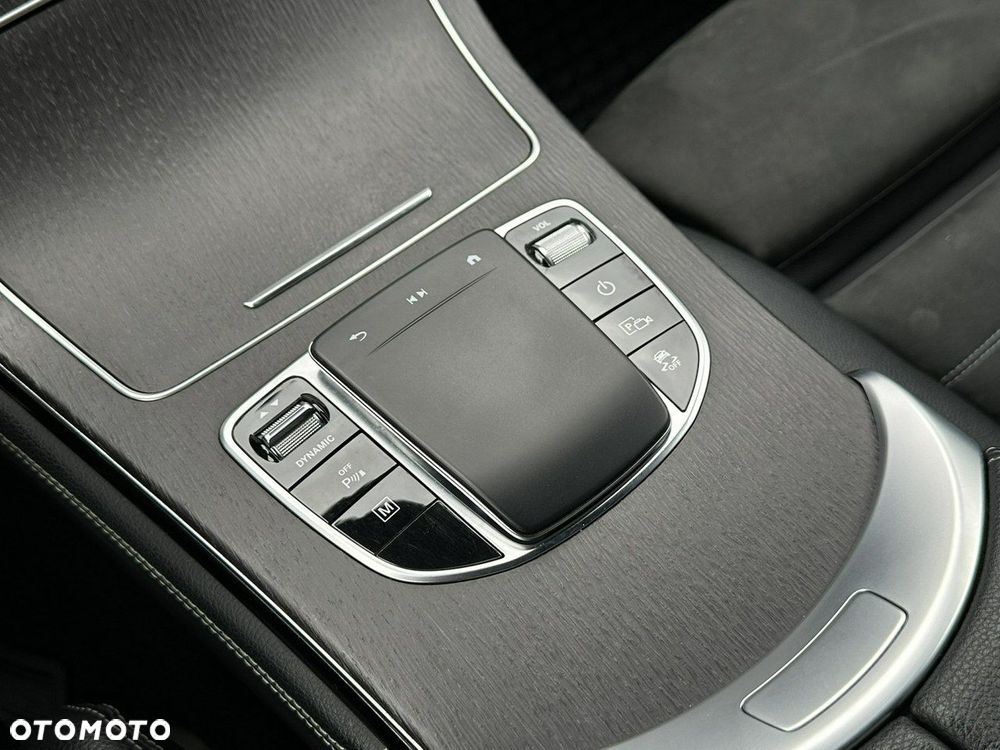 Mercedes-Benz GLC - 30