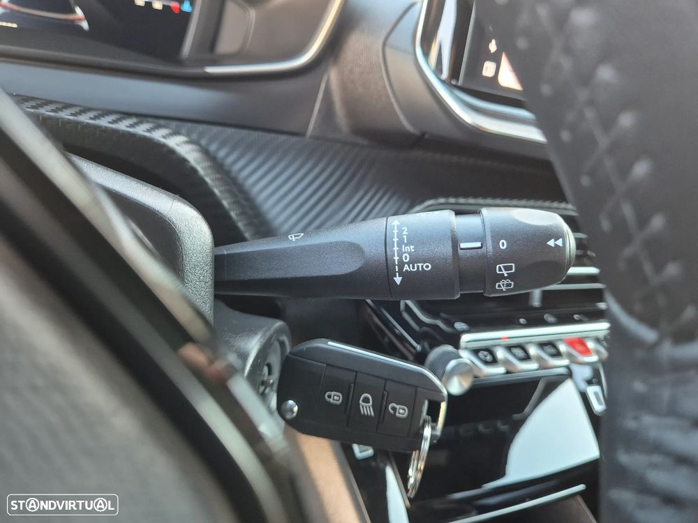 Peugeot 2008 1.2 PureTech Allure Pack - 29