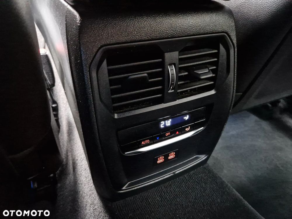 BMW Seria 3 318i M Sport - 15