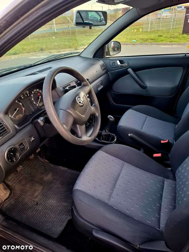 Skoda Octavia 1.6 Tour - 22