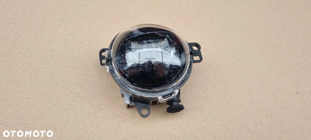 VOLVO S90 V90 LIFT 2021- Halogen LED prawy kratka oryginał - 1