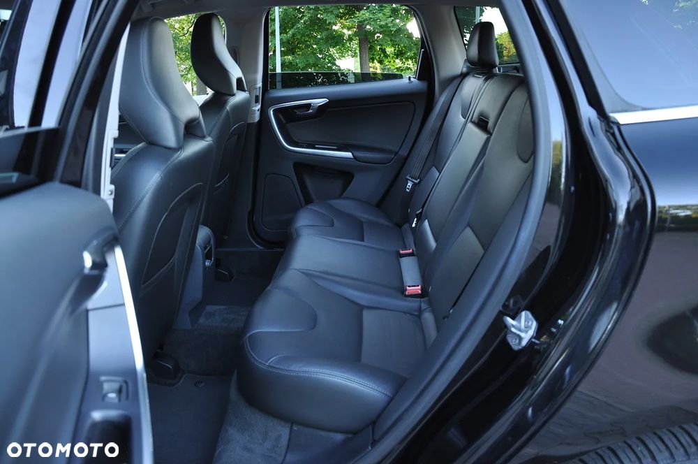 Volvo XC 60 D4 Geartronic Summum - 24