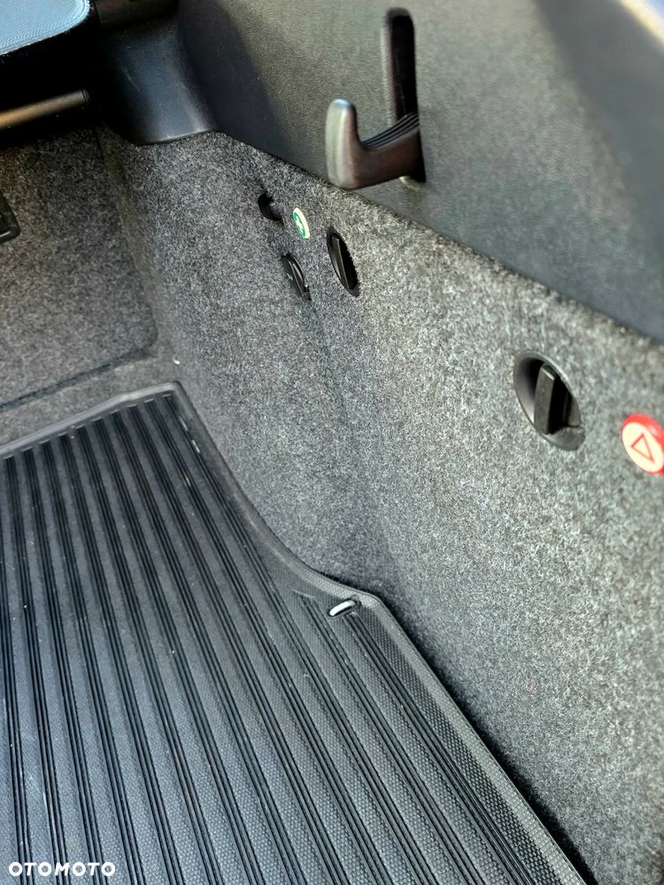Skoda Octavia Combi 2.0 TDI Ambiente - 36