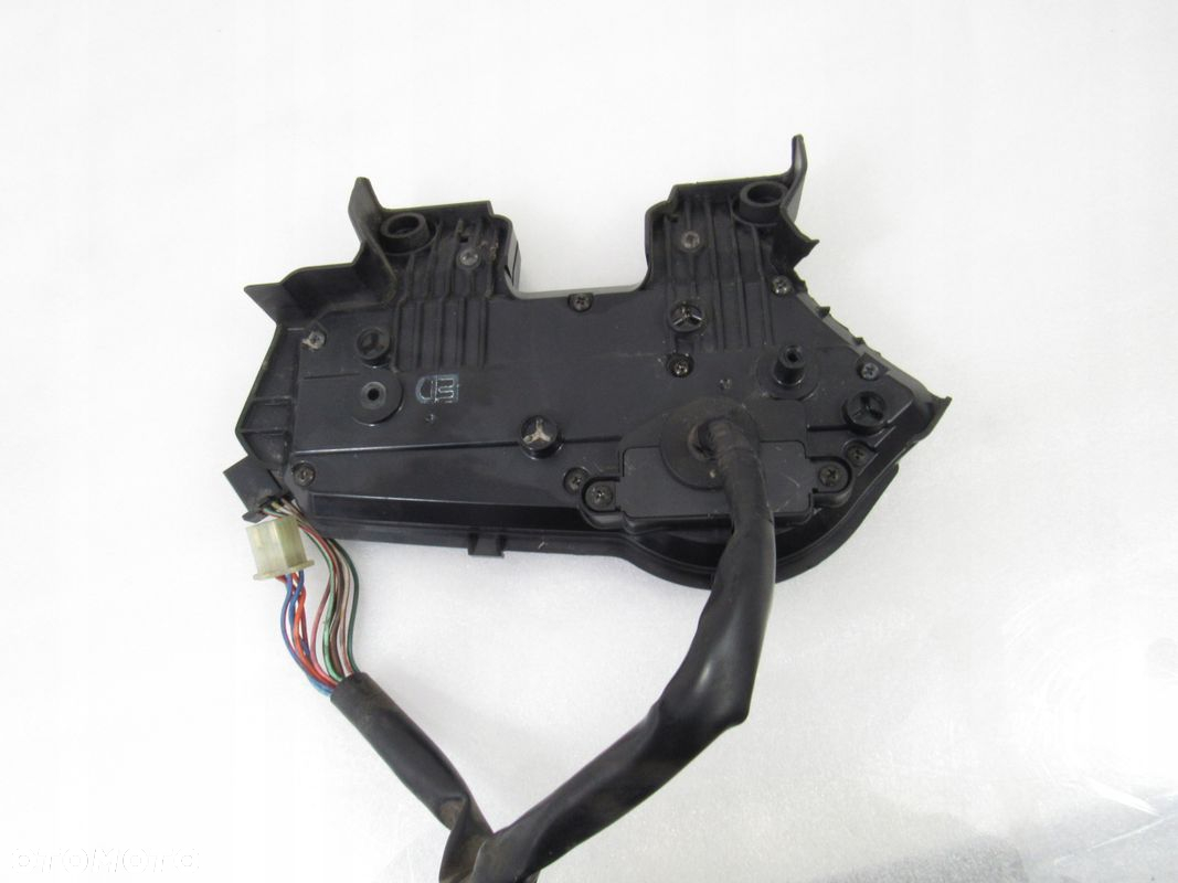 Zegary / licznik Honda Hornet 600 - 9