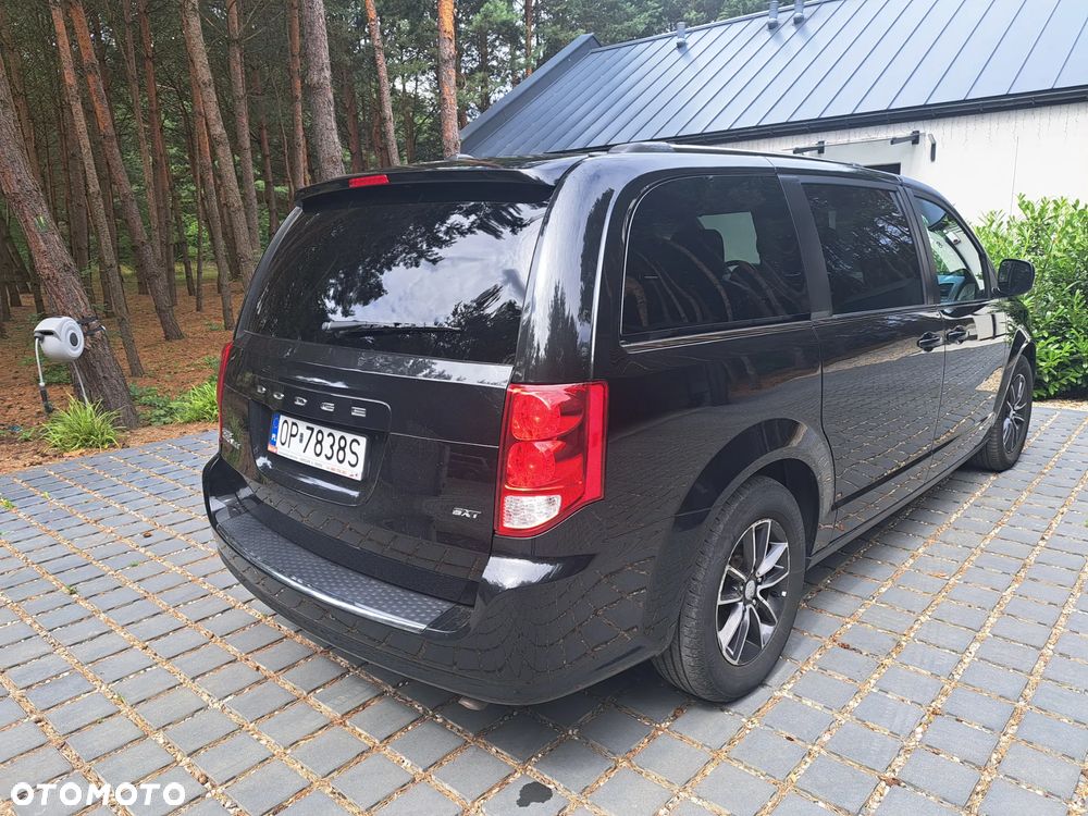 Dodge Grand Caravan 3.6 R/T - 4