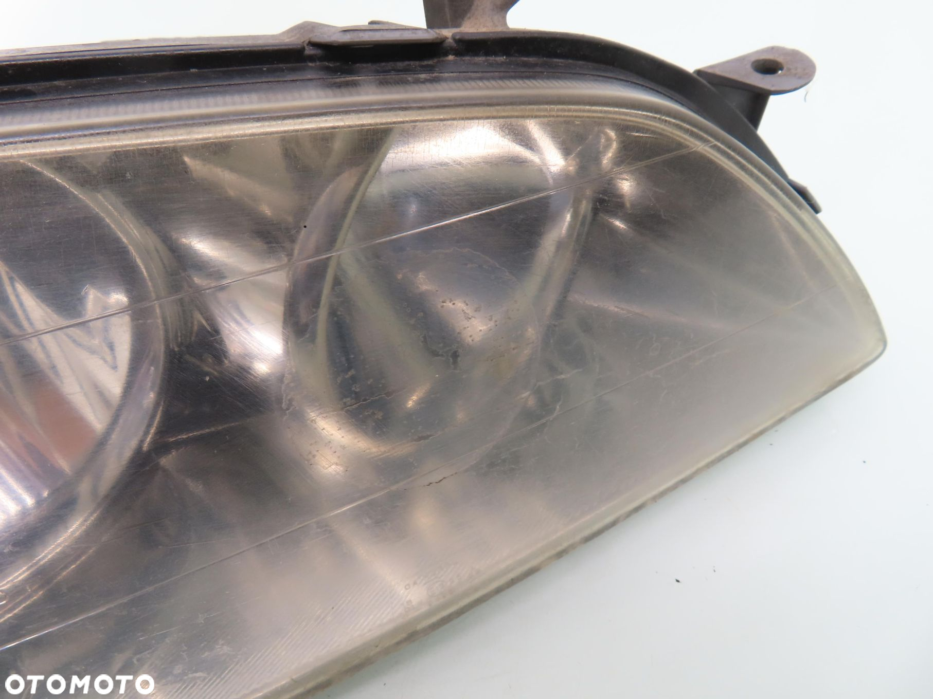 LAMPA PRAWA PRZEDNIA LEXUS IS I UK ANGLIK - 4