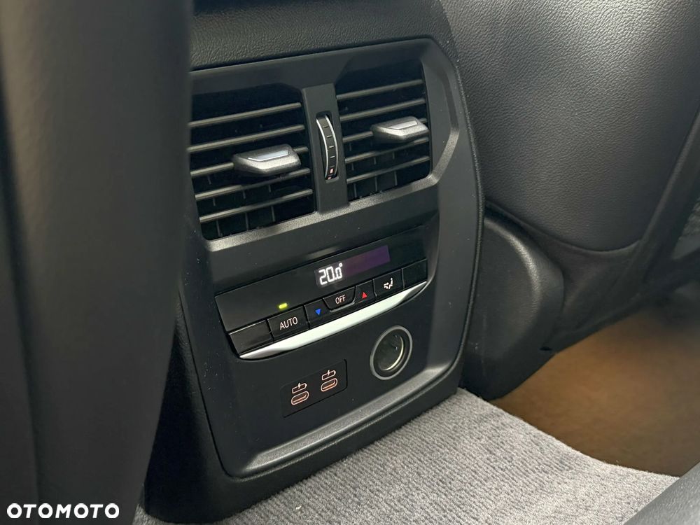 BMW Seria 3 320i Edition Luxury Line Purity - 16