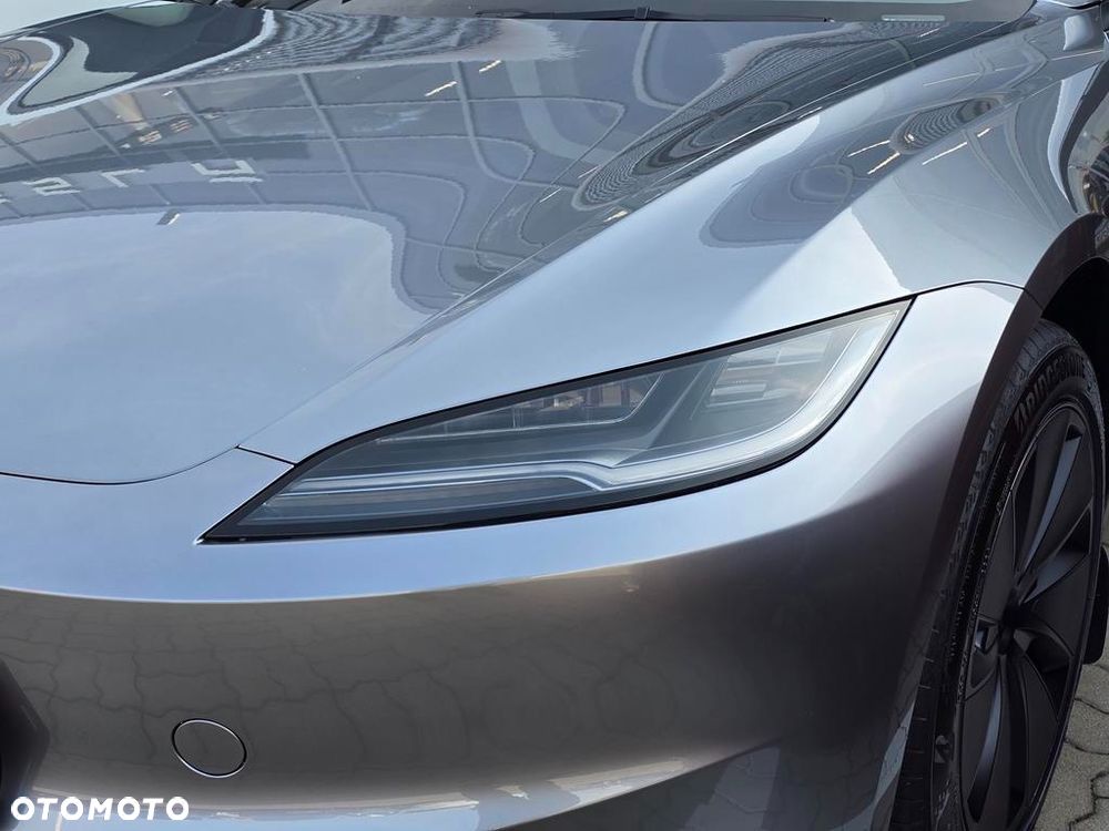 Tesla Model 3 RWD Premium - 24