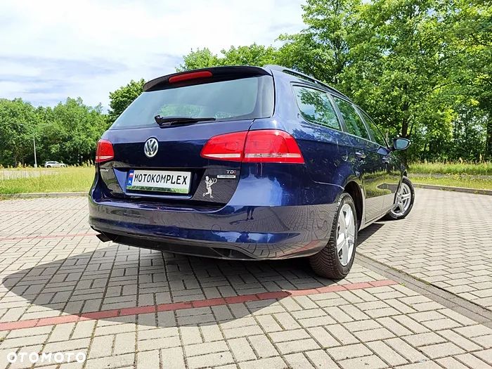 Volkswagen Passat - 12