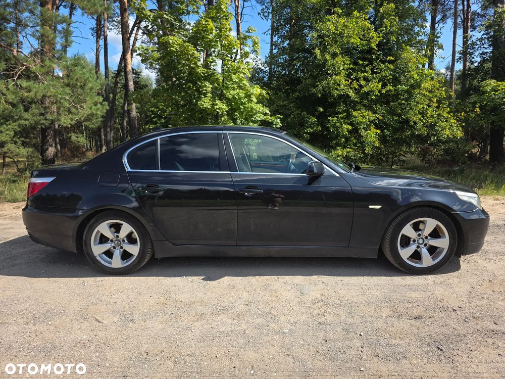 BMW Seria 5 523i - 5