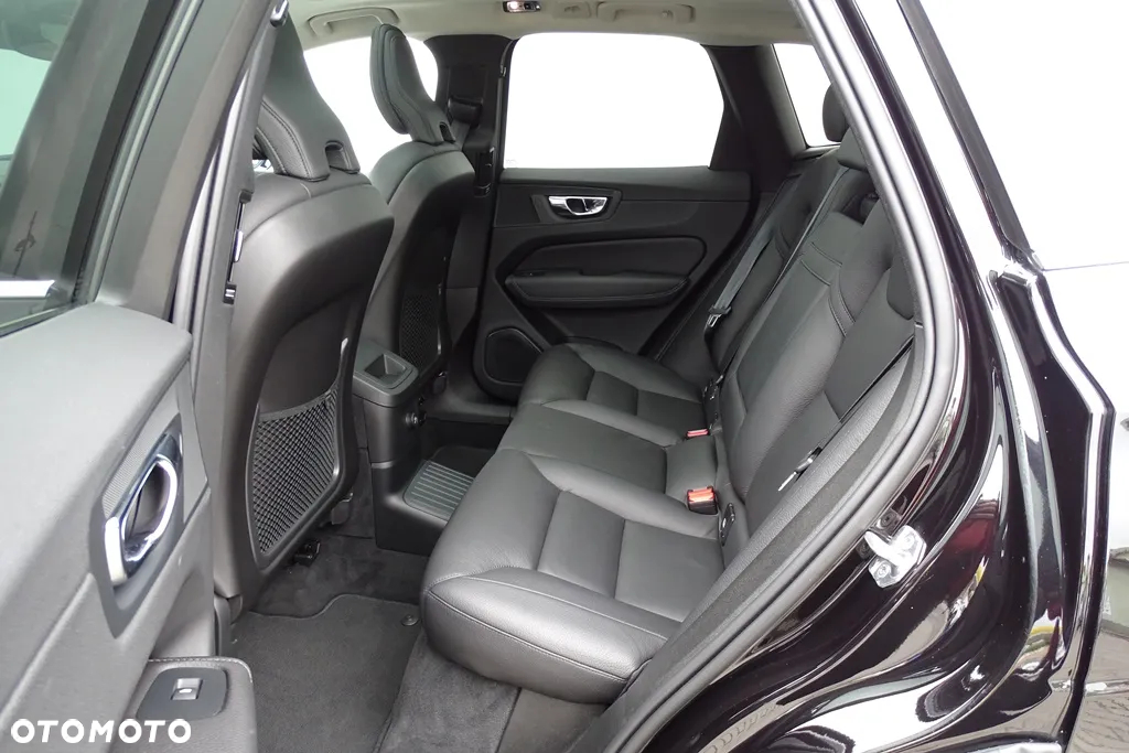 Volvo XC 60 T8 Plug-In Hybrid AWD Inscription Expression - 22