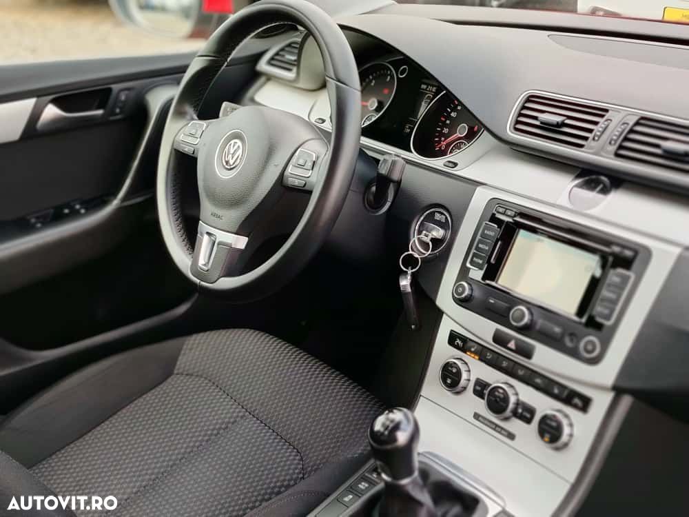 Volkswagen Passat 1.6 TDI BlueMotion Technology Comfortline - 2