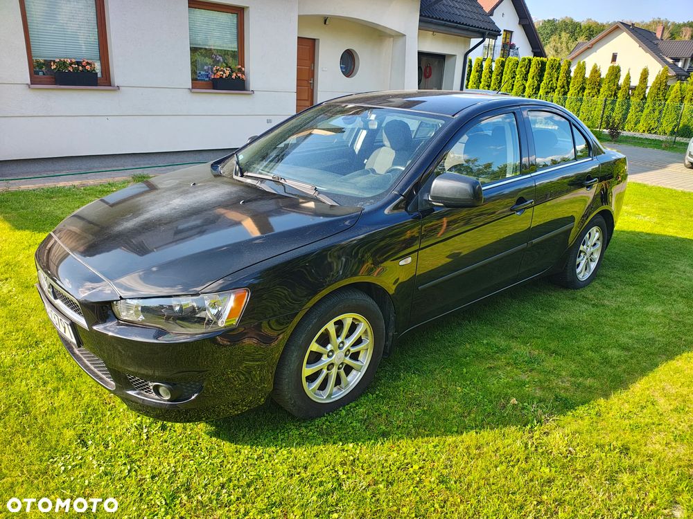 Mitsubishi Lancer 1.6 Invite - 1