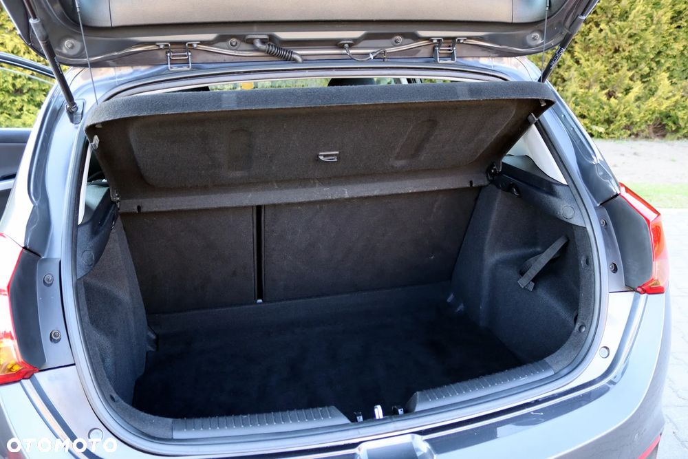 Kia Ceed 1.6 GDI Dream Team Edition - 36