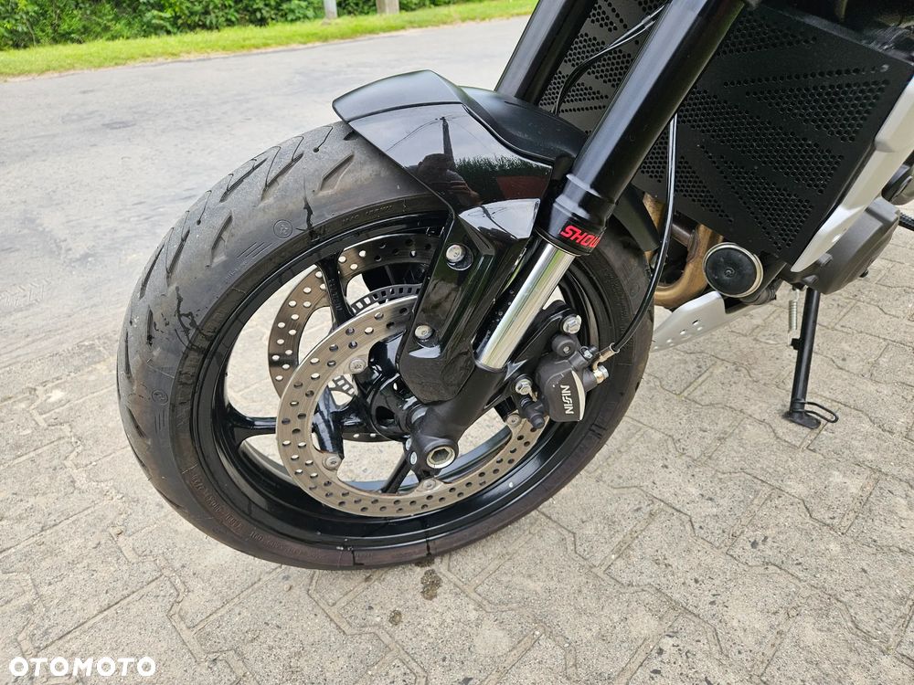 Triumph Trident - 12