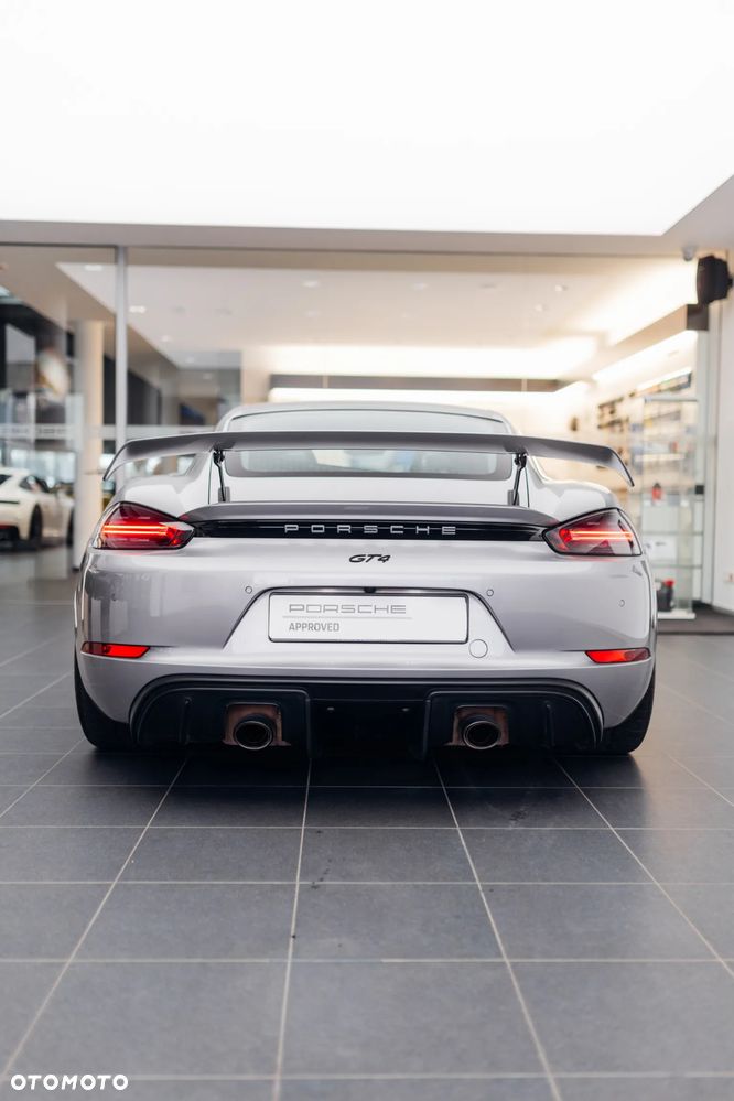 Porsche 718 Cayman - 30