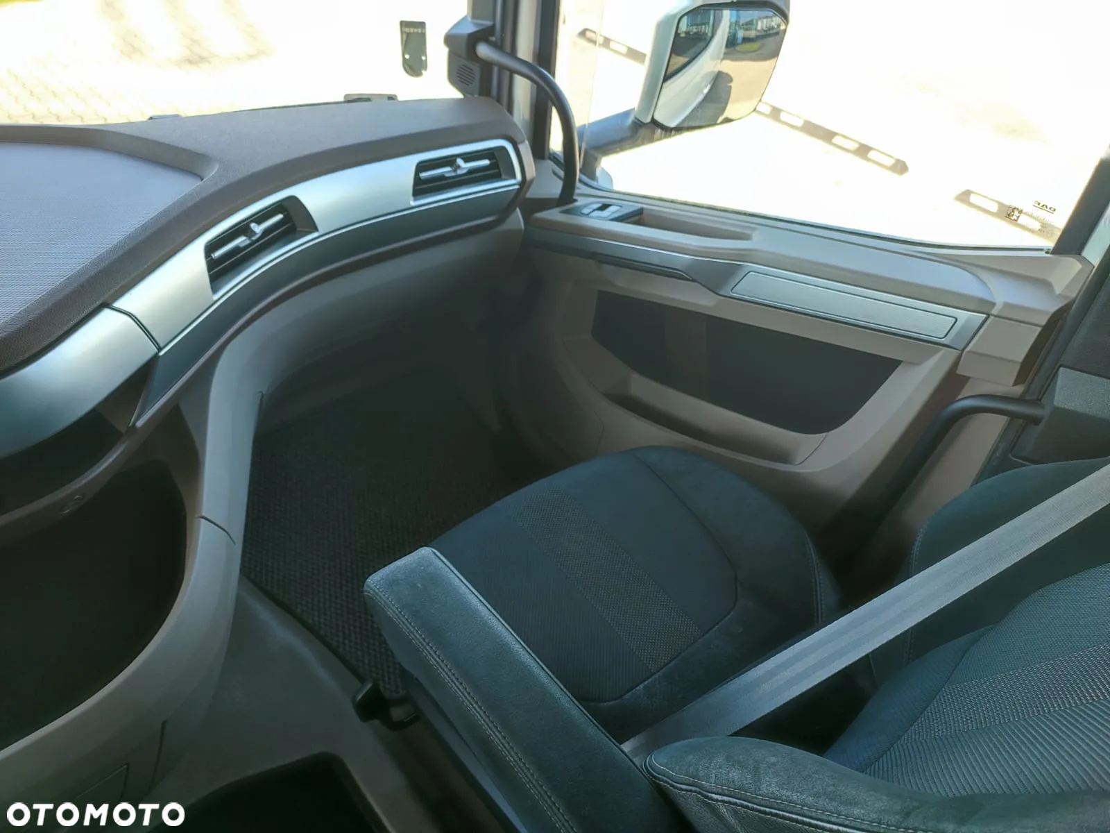 DAF XG+ 530 FT / AUTOMAT / STANDARD / TRAXON / KLIMATYZACJA POSTOJOWA / - 16