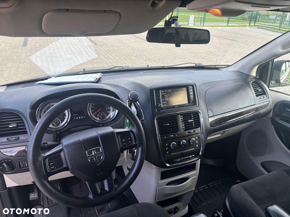 Dodge Grand Caravan - 14