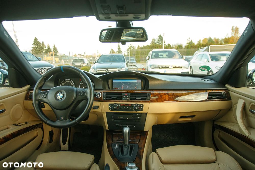 BMW Seria 3 330i - 4