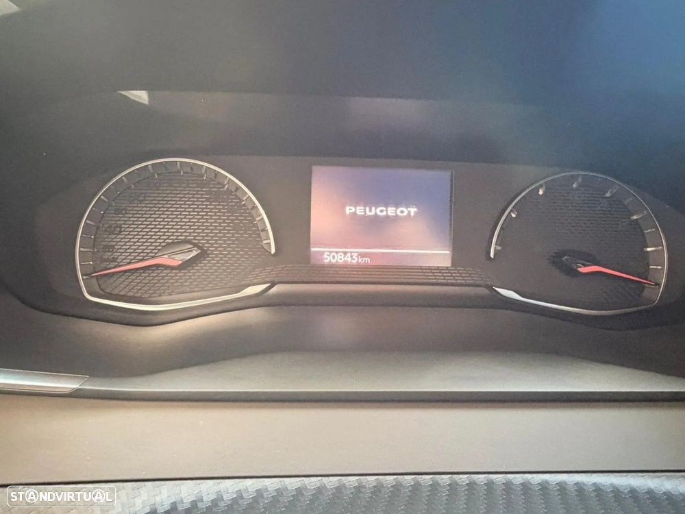 Peugeot 2008 - 10