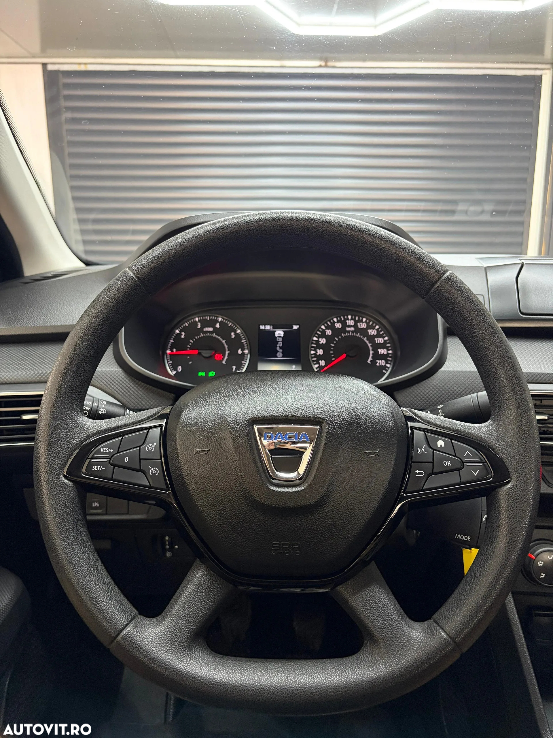 Dacia Logan TCe 90 Essential - 11