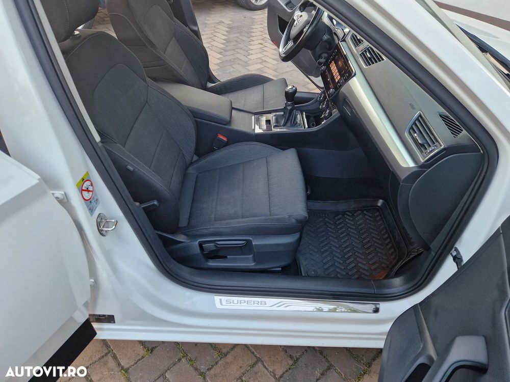 Skoda Superb 2.0 TDI Ambition - 12