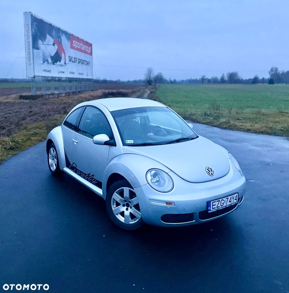 Volkswagen New Beetle - 2