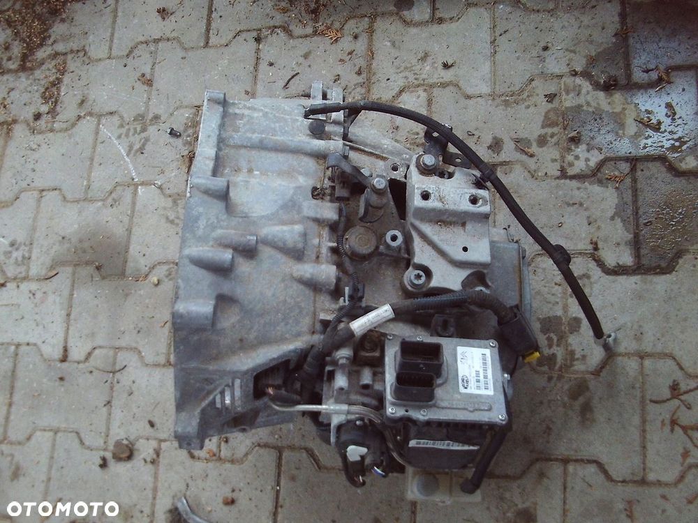 SKRZYNIA BIEGÓW PEUGEOT CITROEN 20DR20 - 1