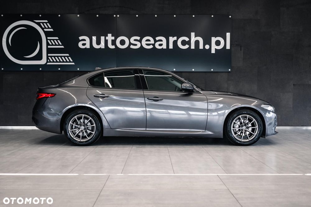 Alfa Romeo Giulia 2.0 Turbo - 9