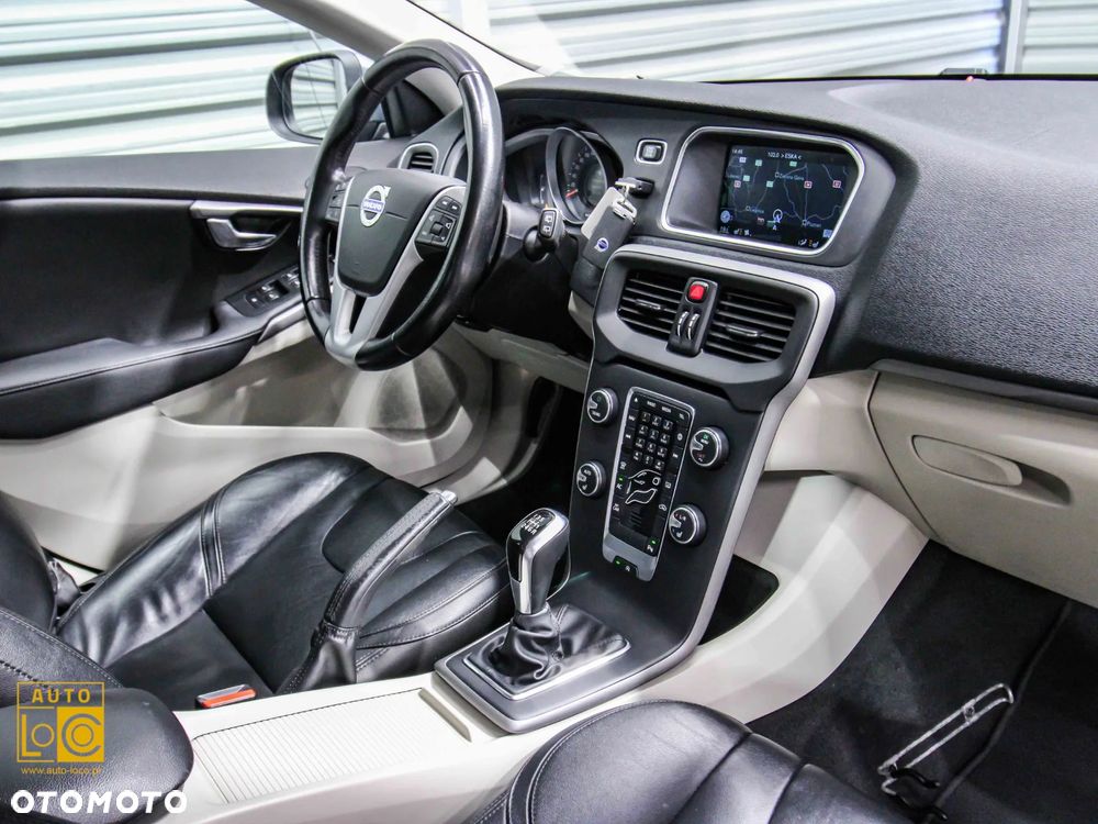 Volvo V40 D2 Summum - 15