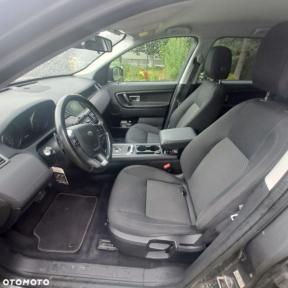 Land Rover Discovery Sport - 8