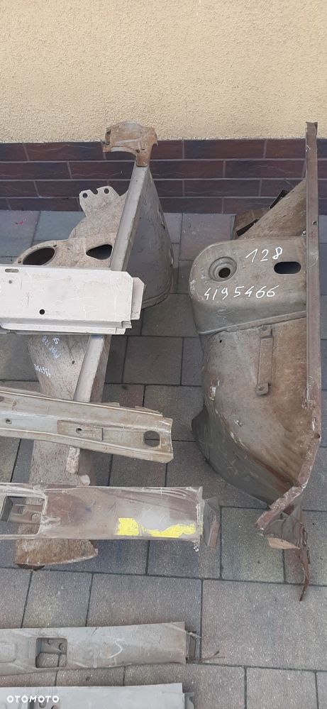 FIAT 850 FIAT 124 125 127 130 131 132 NOWE oryg. ele.  karoserii - 5