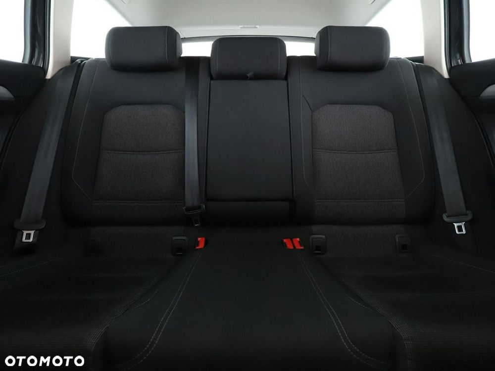 Volkswagen Passat Variant 2.0 TDI SCR DSG (BlueM Tech) Comfortline - 19
