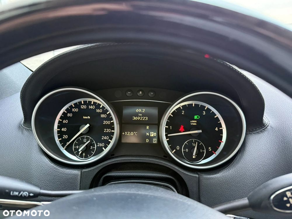 Mercedes-Benz GL 350 CDI - 40