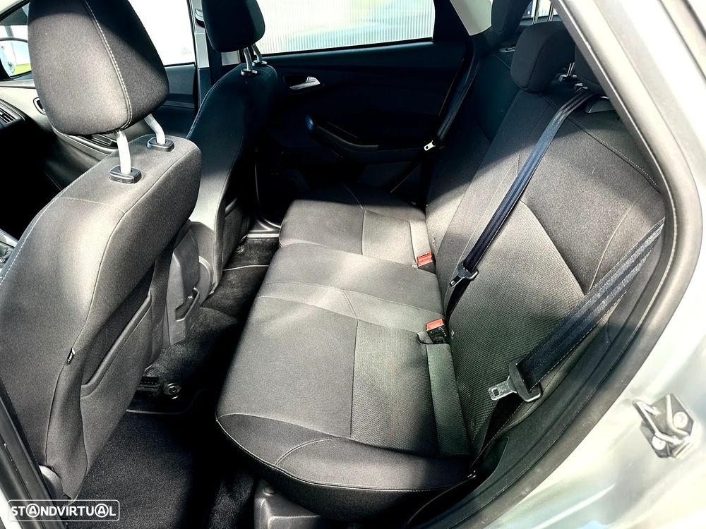 Ford Focus SW 1.0 SCTi Titanium - 12
