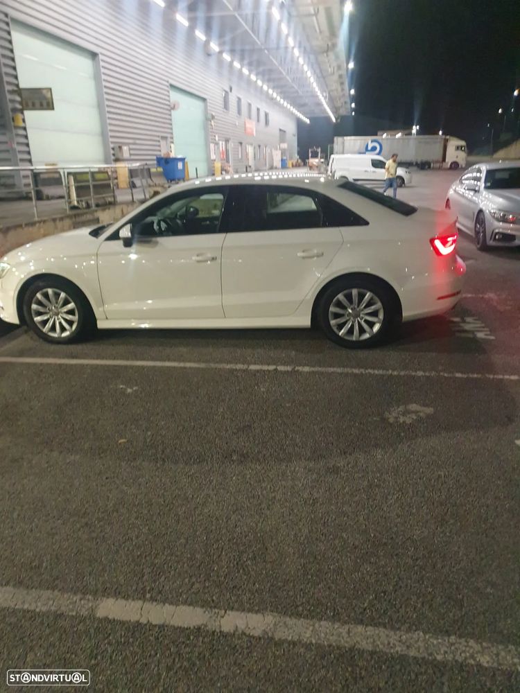 Audi A3 Limousine 1.6 TDI Attraction Ultra - 6