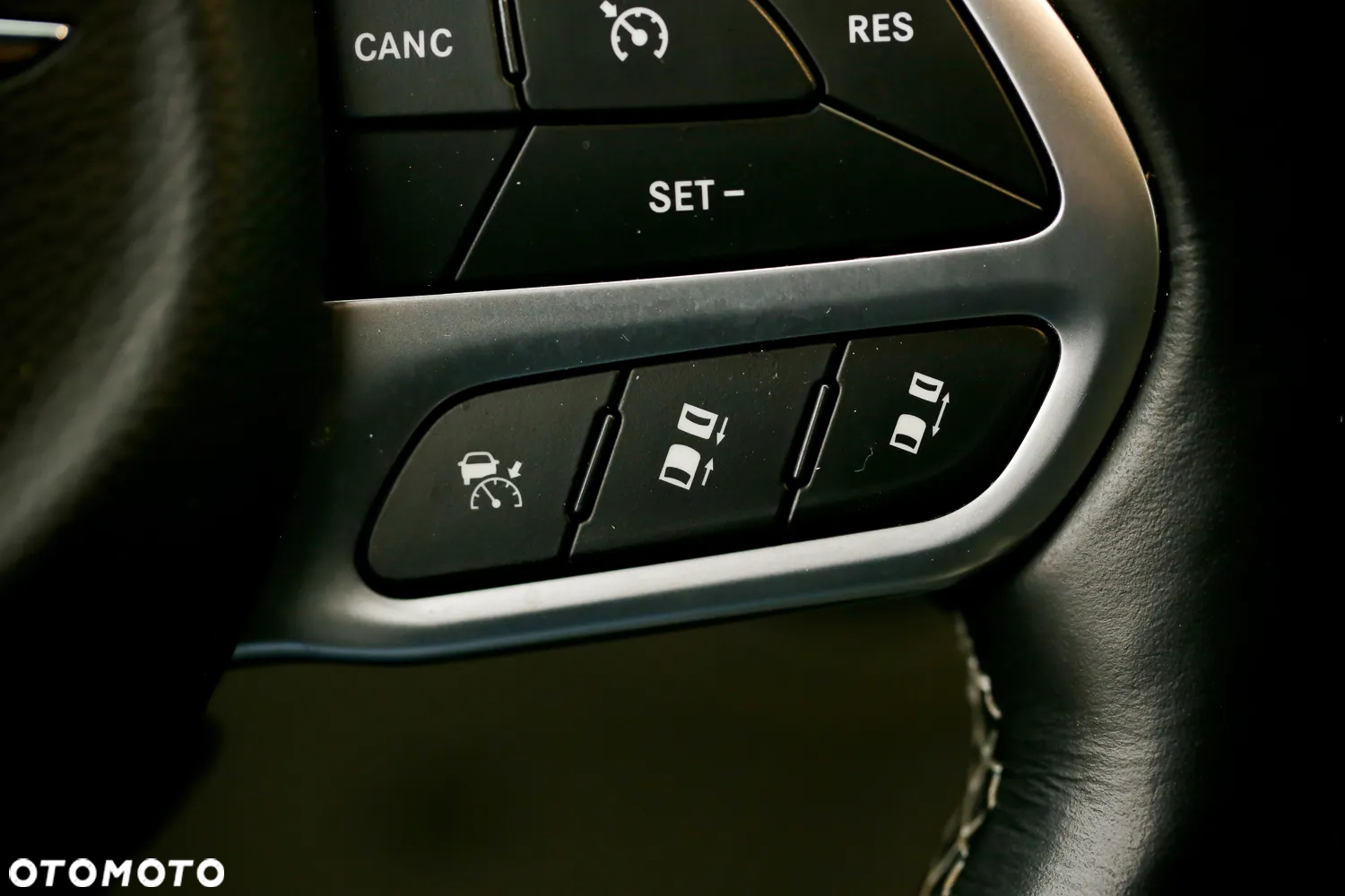 Chrysler Pacifica - 23