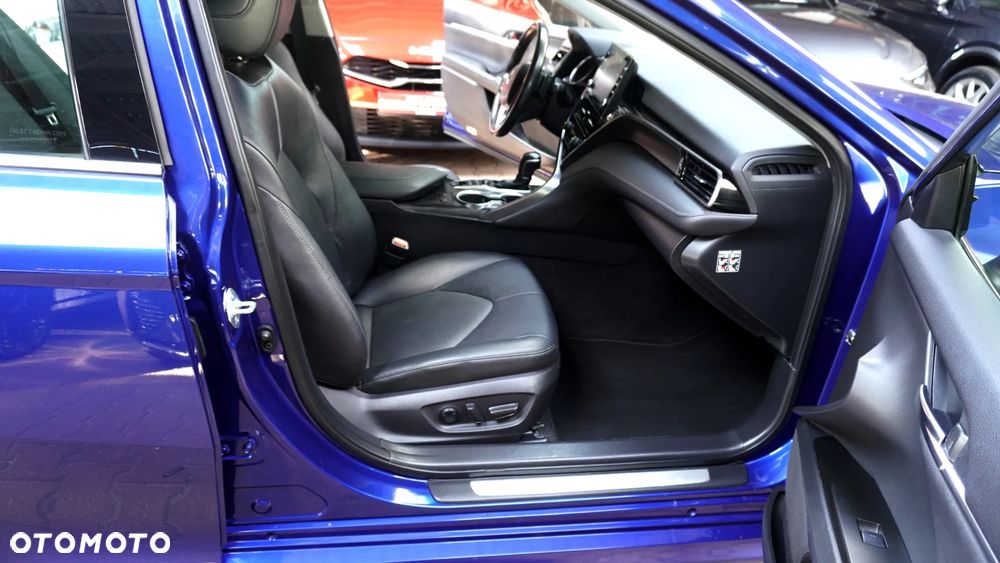 Toyota Camry 2.5 Hybrid Executive CVT - 25