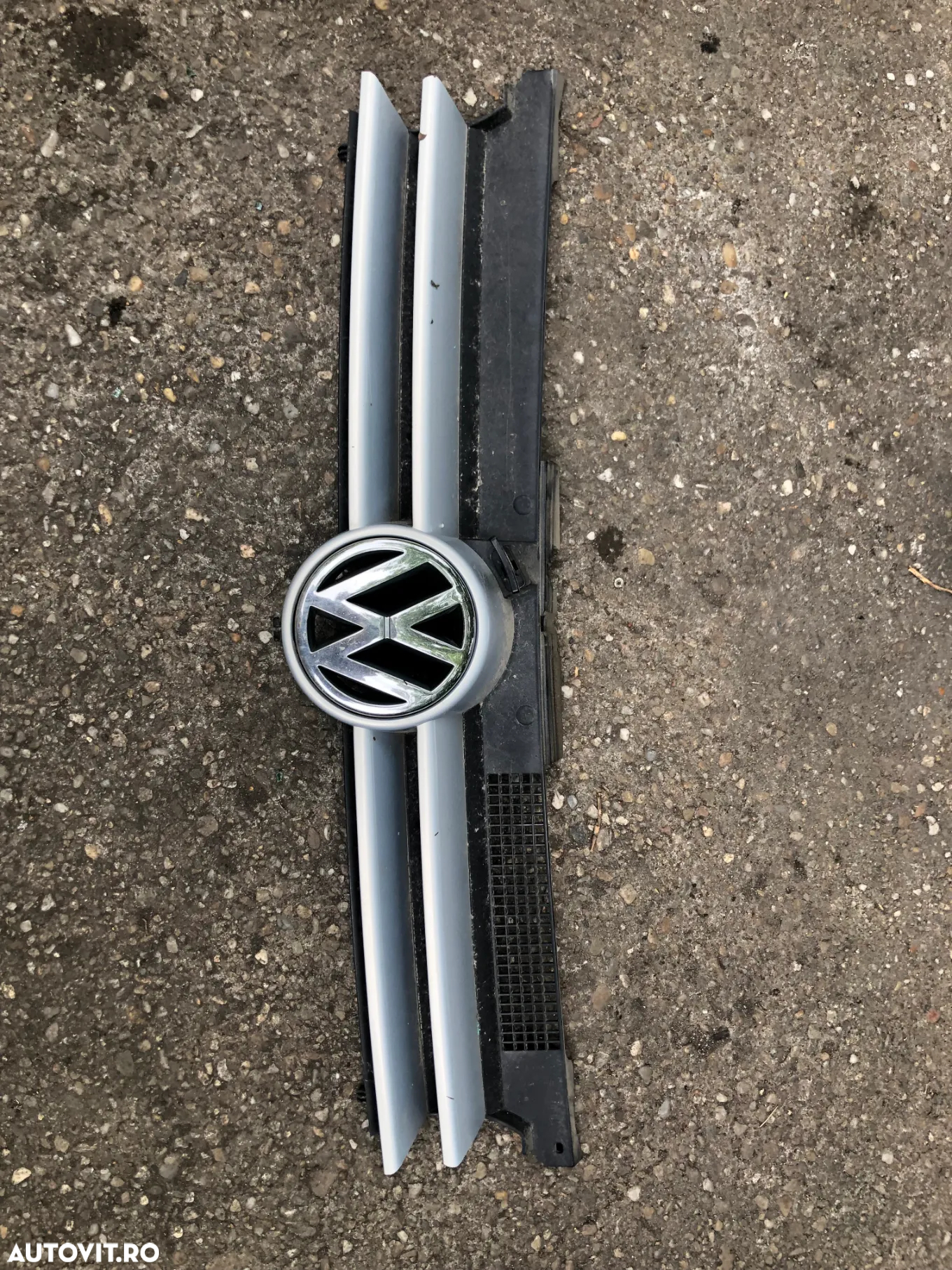 Grila centrala bara fata VW Volkswagen Golf 4 gri argintiu 2002 - 3