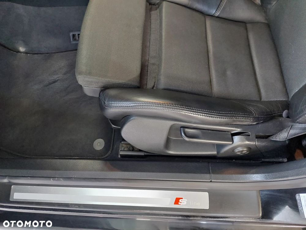 Audi A4 Avant 2.0 TDI DPF quattro S line Sportpaket (plus) - 14